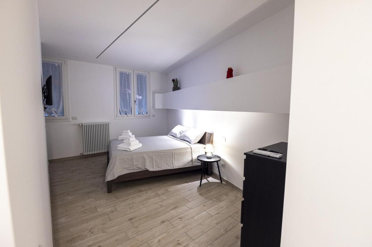 Loft La Sedia Rossa - Centro Storico Appartement Milaan Buitenkant foto