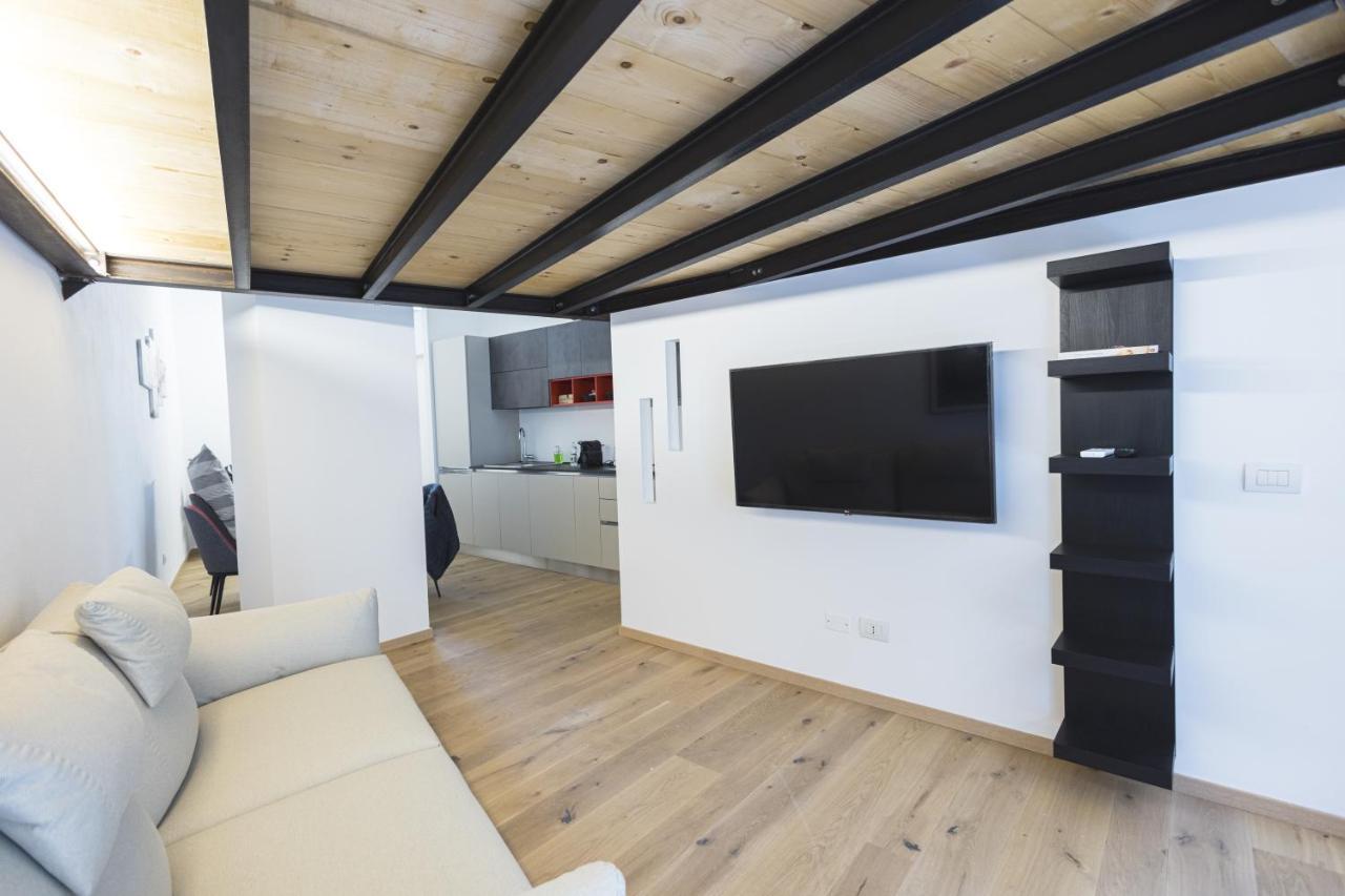 Loft La Sedia Rossa - Centro Storico Appartement Milaan Buitenkant foto