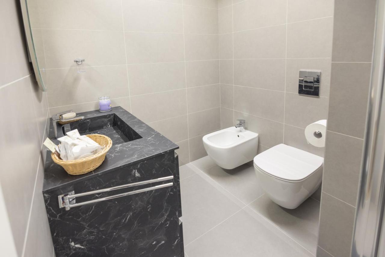Loft La Sedia Rossa - Centro Storico Appartement Milaan Buitenkant foto