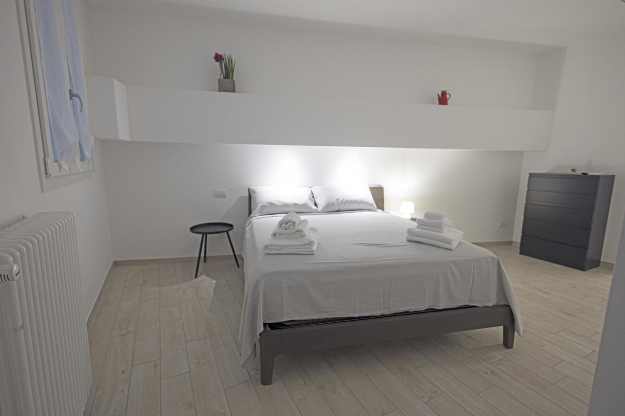 Loft La Sedia Rossa - Centro Storico Appartement Milaan Buitenkant foto